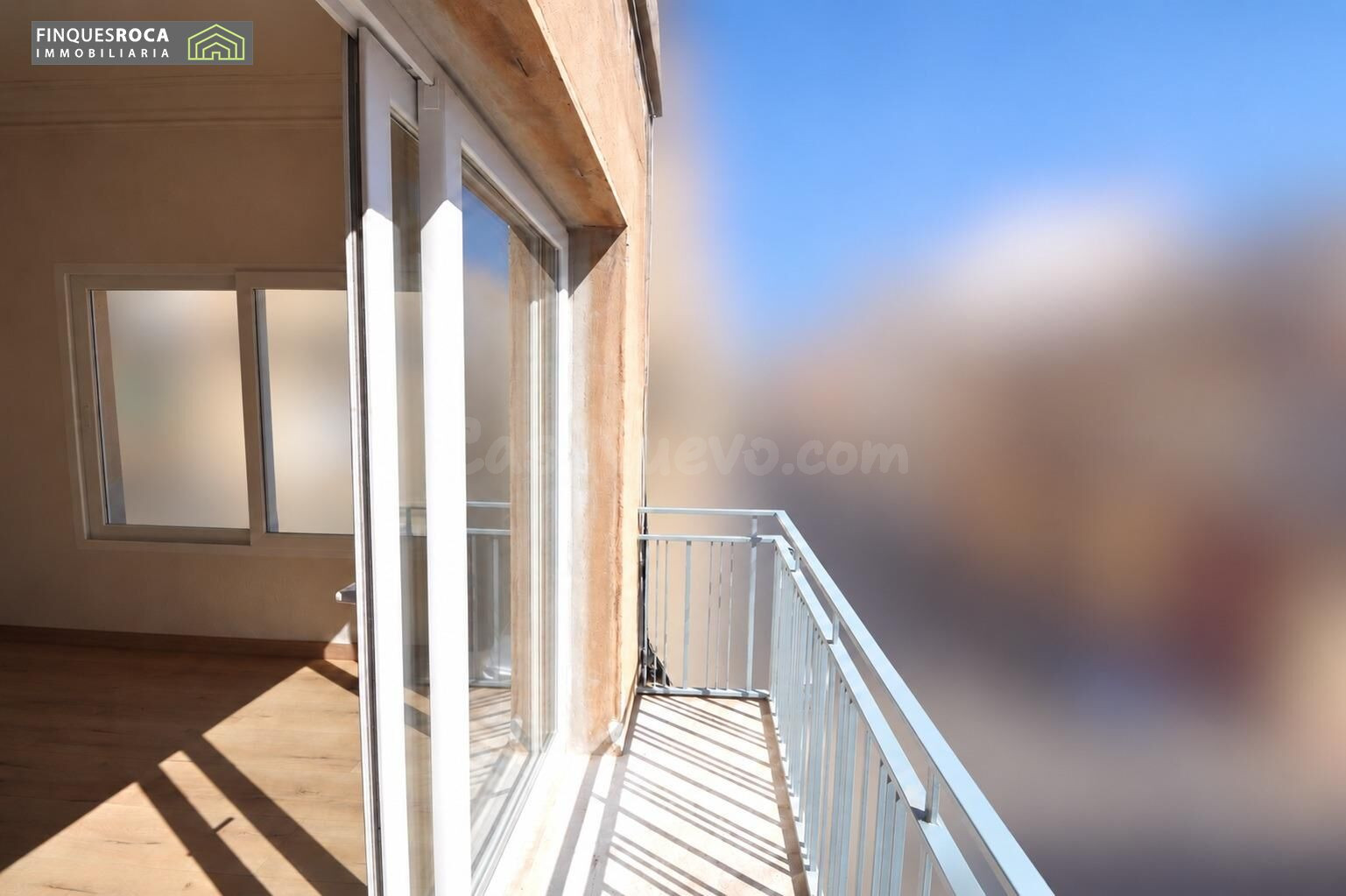 Piso reformado esquinero de 3 habitaciones en el centro de La Ràpita