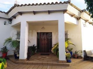 CHALET EN EL PAGO MELILLA SOLO TEMPORADA DE VERANO