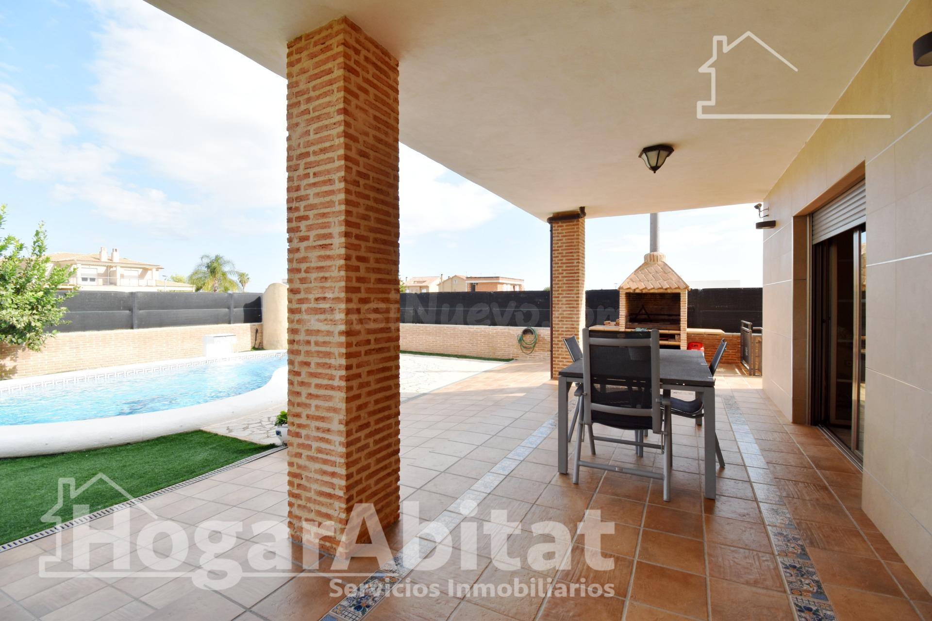 ESPECTACULAR CHALET CON PISCINA, GARAJE, TERRAZA Y ASCENSOR - foto 4