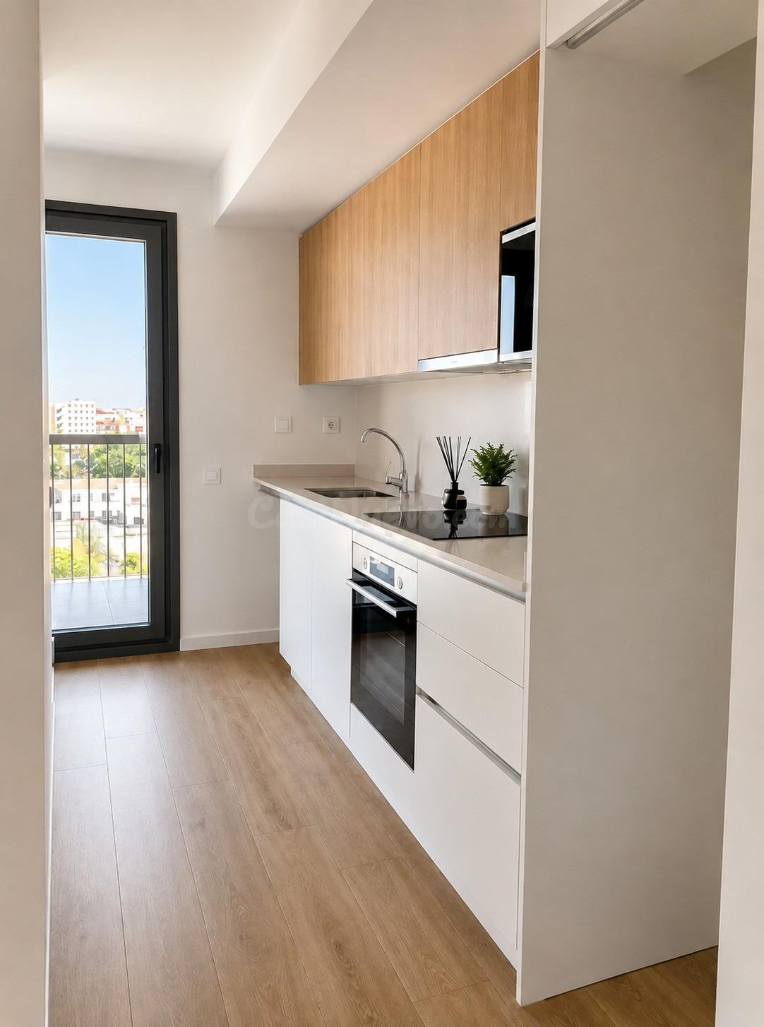 Ático de obra nueva con 2 terrazas, piscina y garaje en Safranar