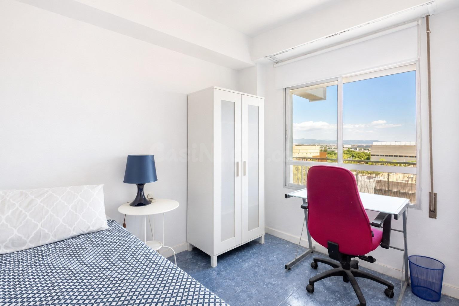Ático de 4 habitaciones con garaje en Ciutat Jardí - foto 4