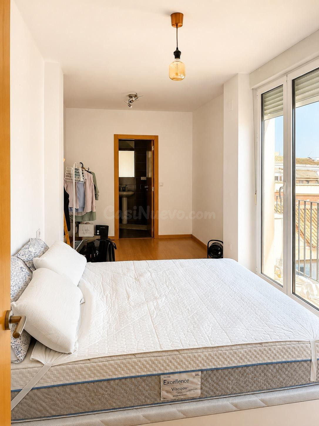 Ático luminoso con gran terraza de uso privado en el corazón - foto 5