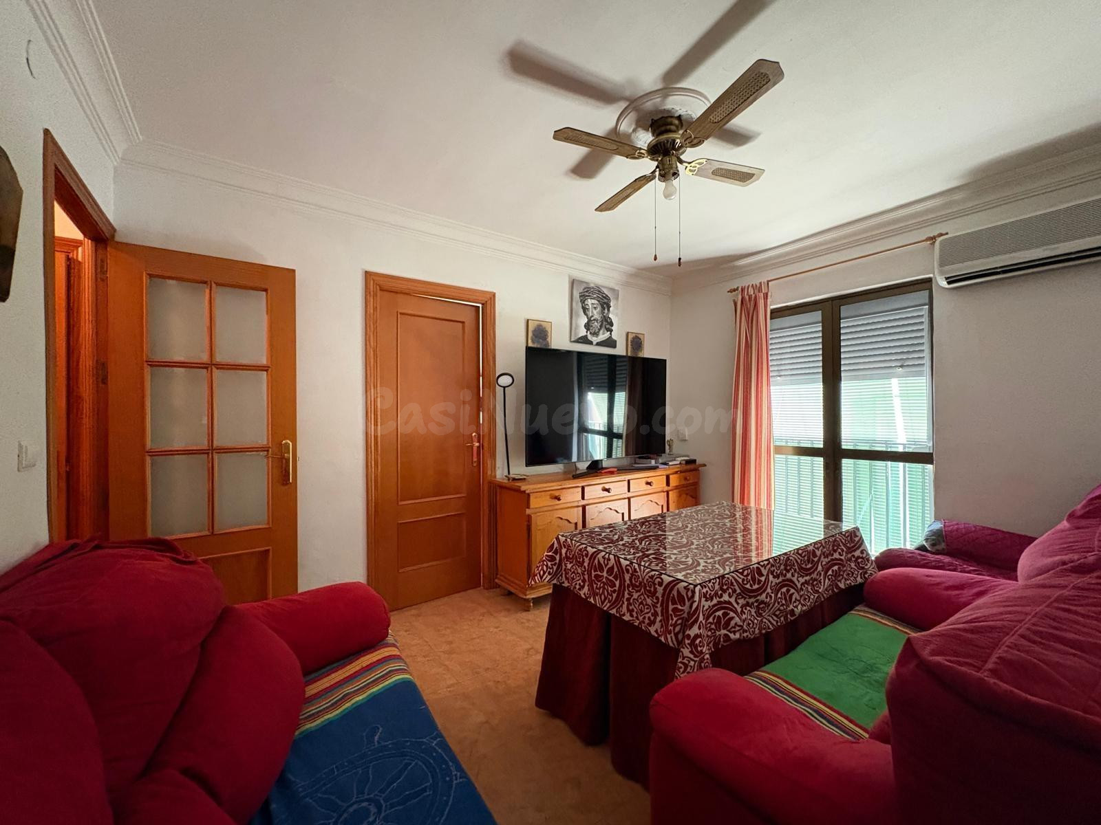 Piso Semireformado en San Julián, Sevilla con Terraza y Trastero
