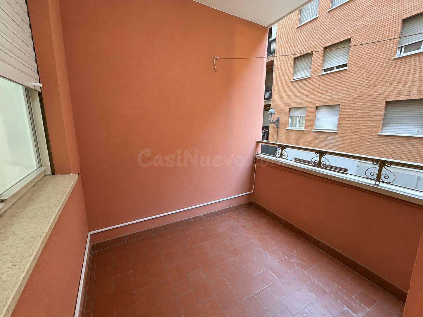 Amplio piso de 135 m2 junto al metro de Mislata - foto 3