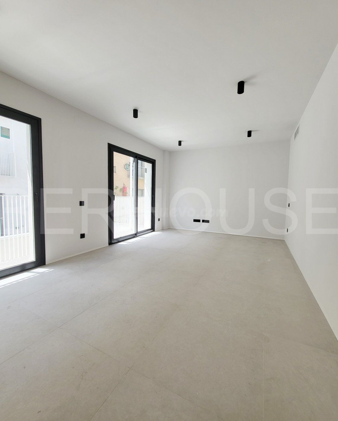 Magnífico ático dúplex con terraza de 31m2 y vistas al mar - foto 2