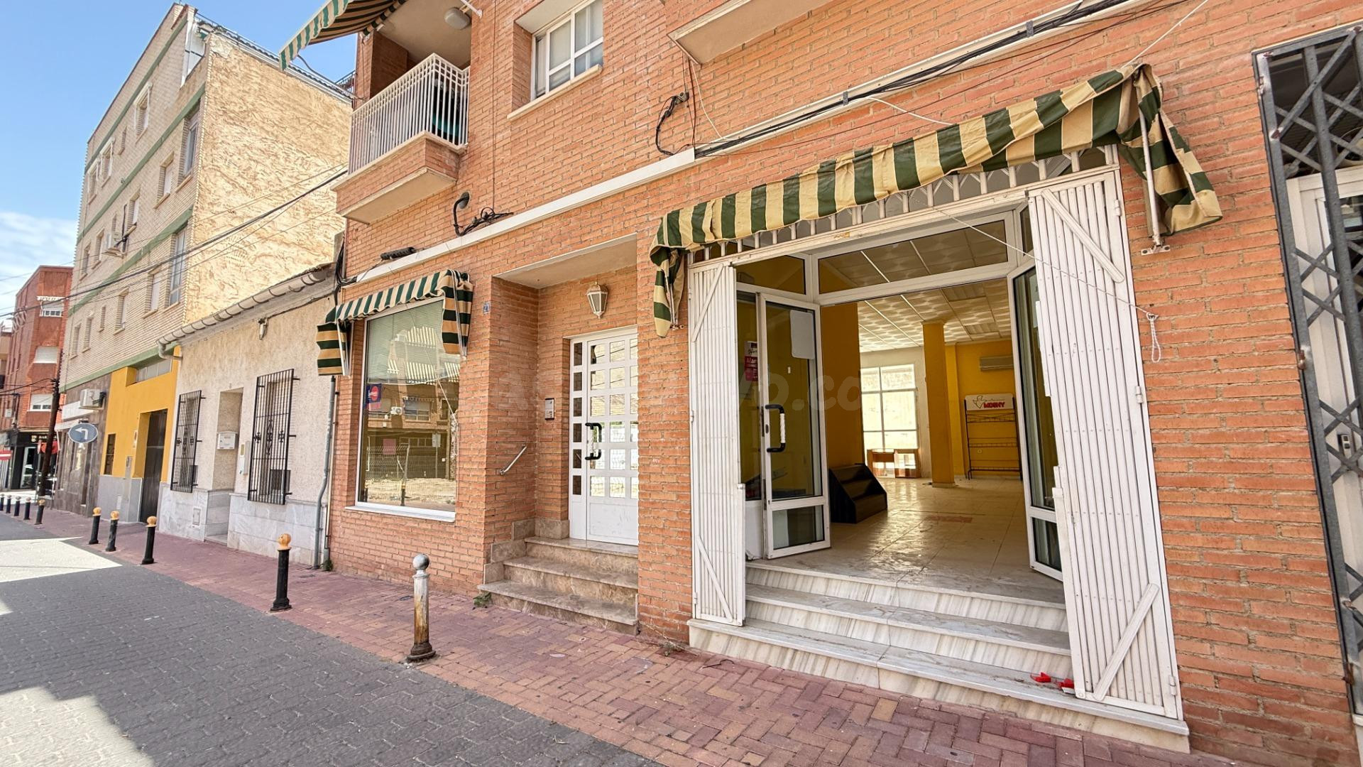 Amplio local comercial en alquiler en pleno corazón de La Alberca