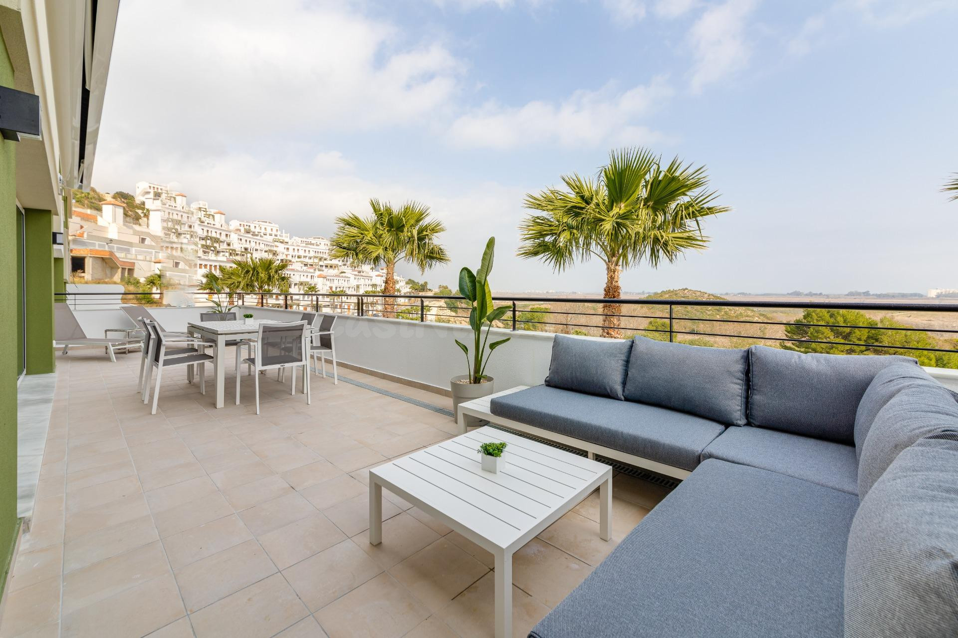 ESPECTACULAR ATICO CON TERRAZA Y PISCINA - foto 4