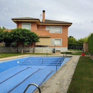 ESPECTACULAR CHALET ADAPTADO CON PISCINA - foto 2