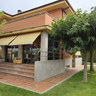 ESPECTACULAR CHALET ADAPTADO CON PISCINA - foto 3