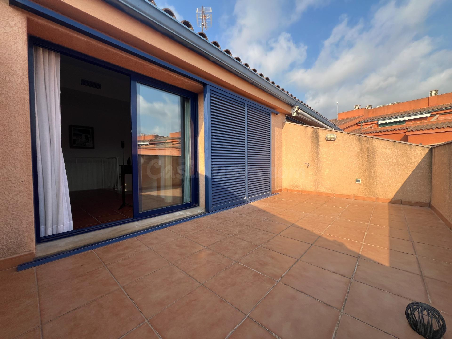 Espectacular ático dúplex con vistas al mar en la exclusiva  - foto 4