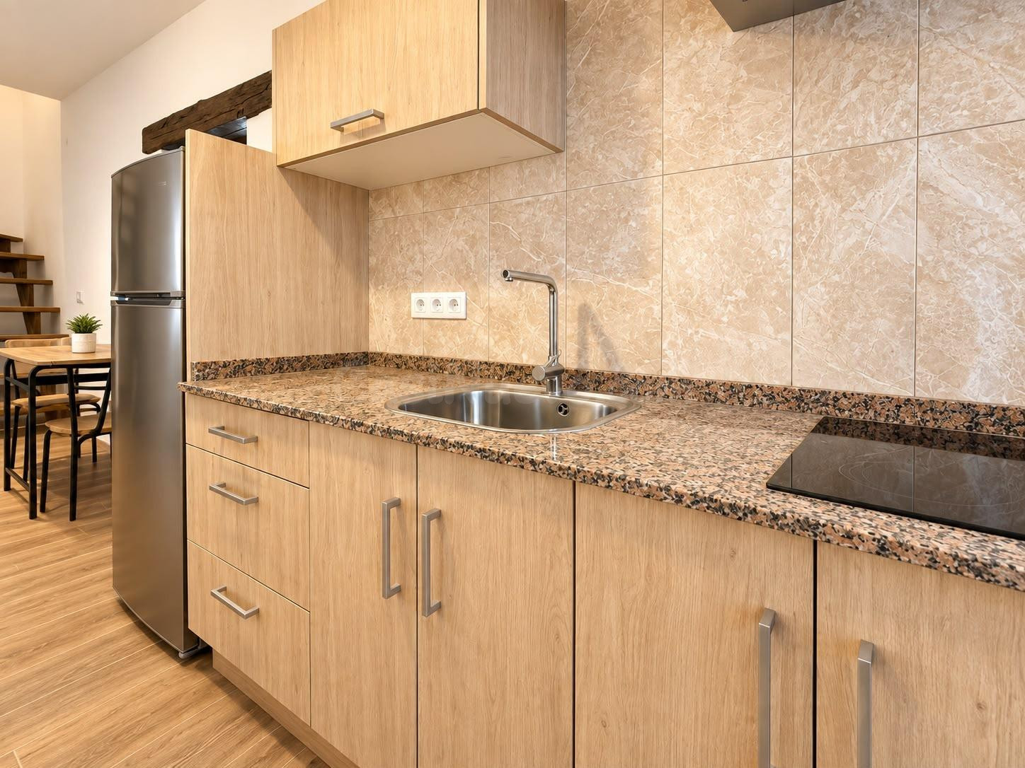 Casa para restaurar con terreno  y hórreo-apartamento en A D - foto 3