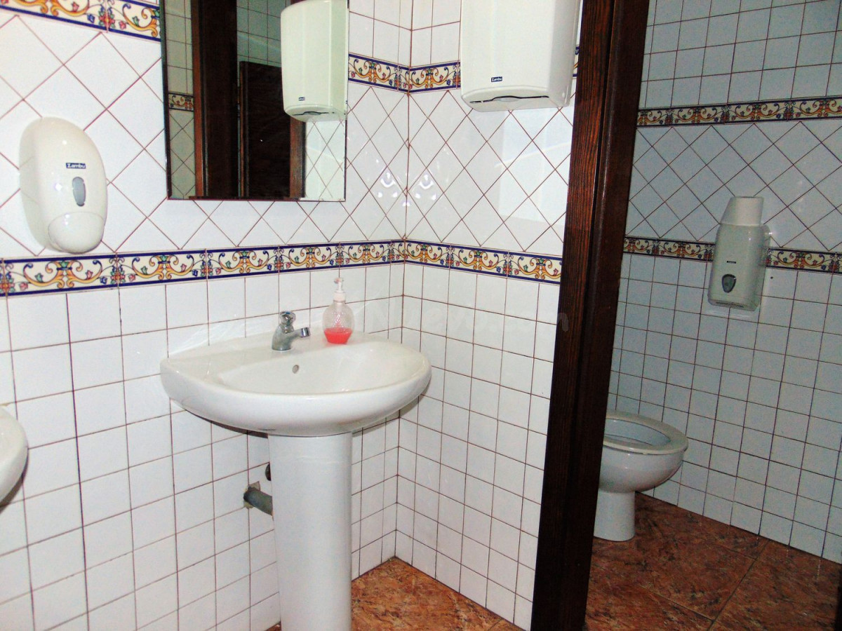 Local comercial 170m² en venta - Los Palacios - foto 2