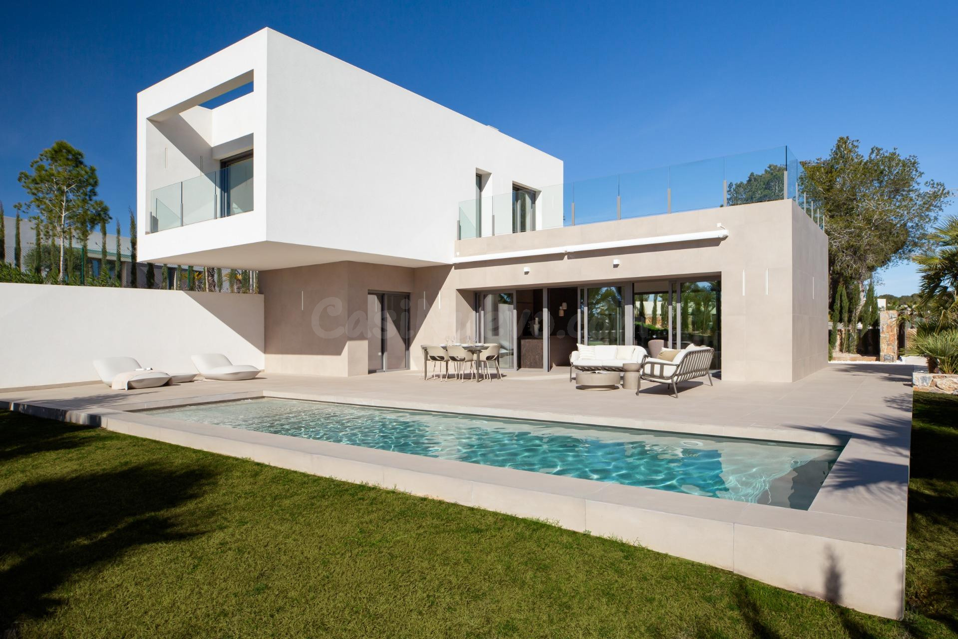 Villa de lujo en urbanización Las Colinas.
