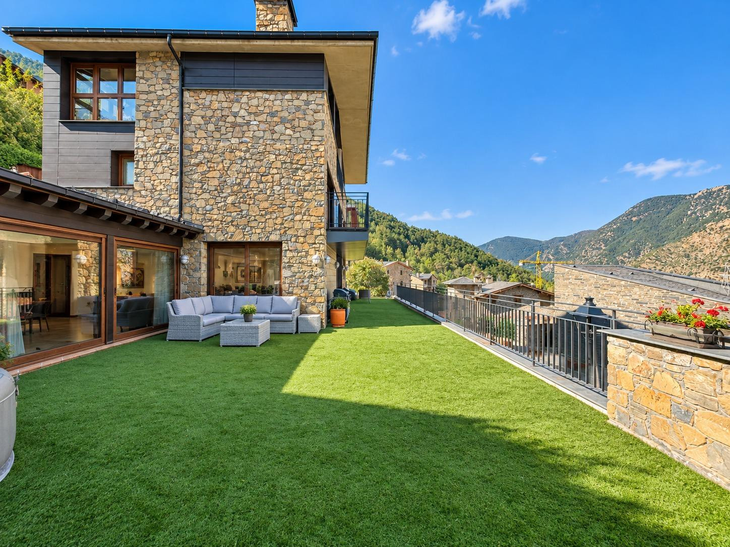 Chalet independiente para comprar en Aixirivall