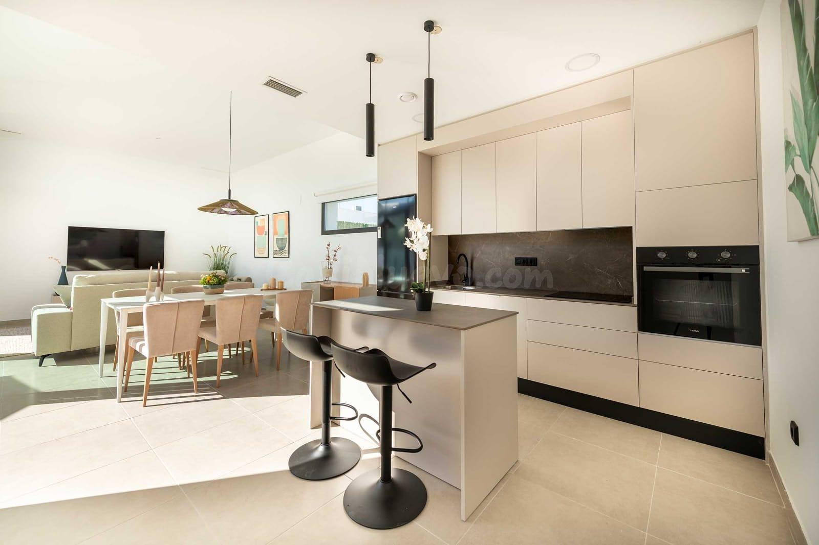 Espectacular Villa en Entorno Natural con Piscina y Parking  - foto 3