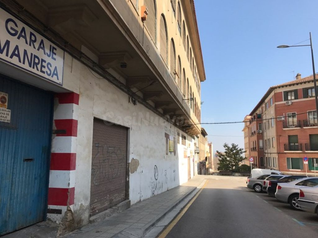 Local comercial en calle Manresa