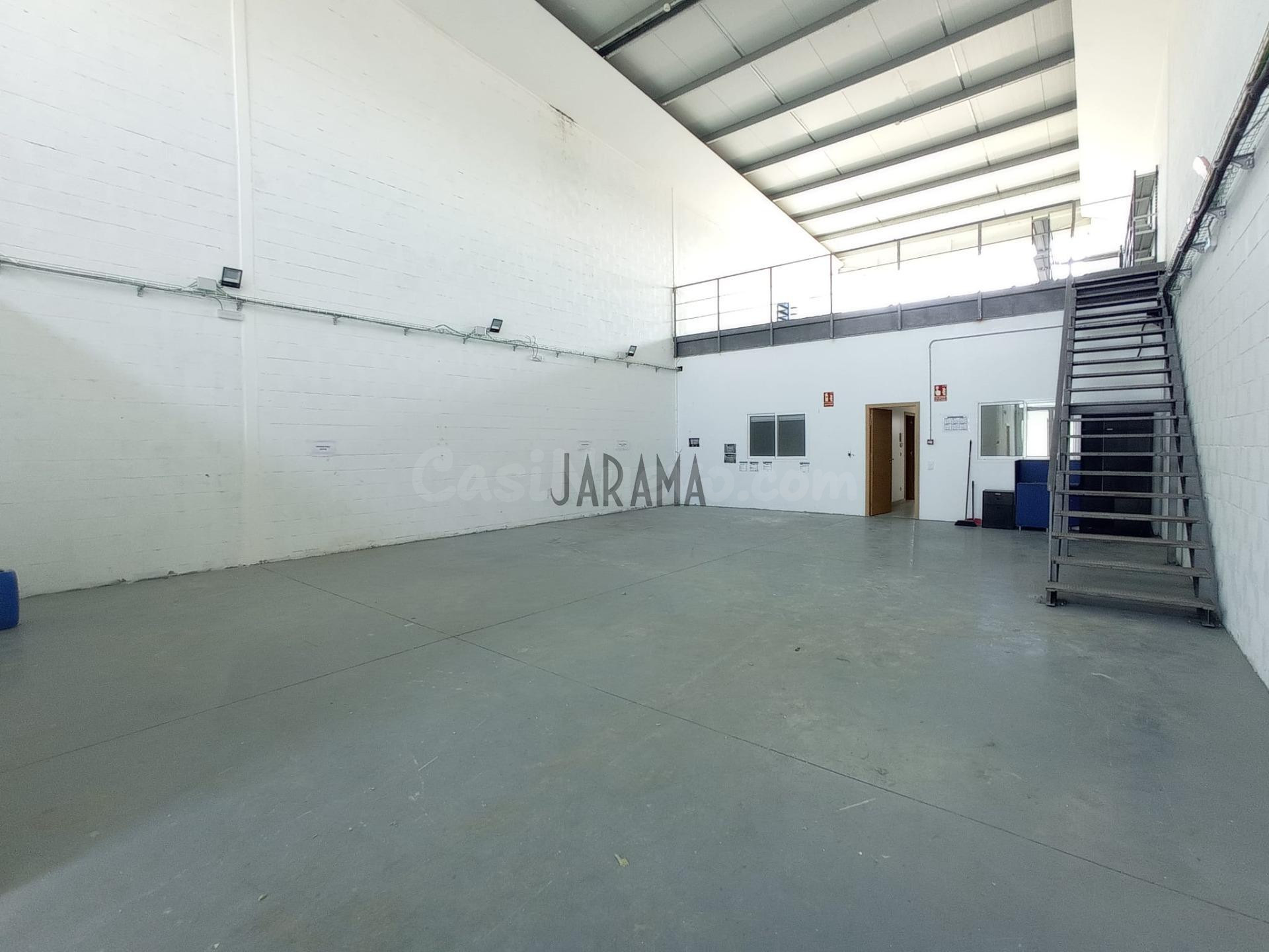 NAVE EN VENTA POLIGONO BARRENA - foto 4