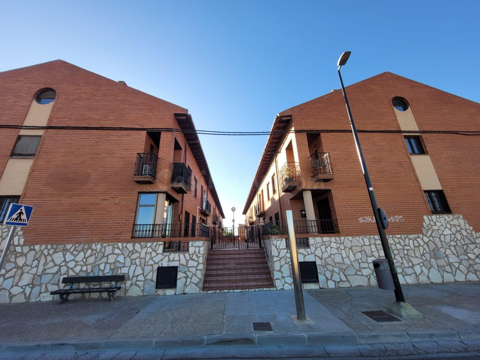 Exclusivo Adosado en San Juan de Mozarrifar, a Solo 16 Minutos de Zaragoza