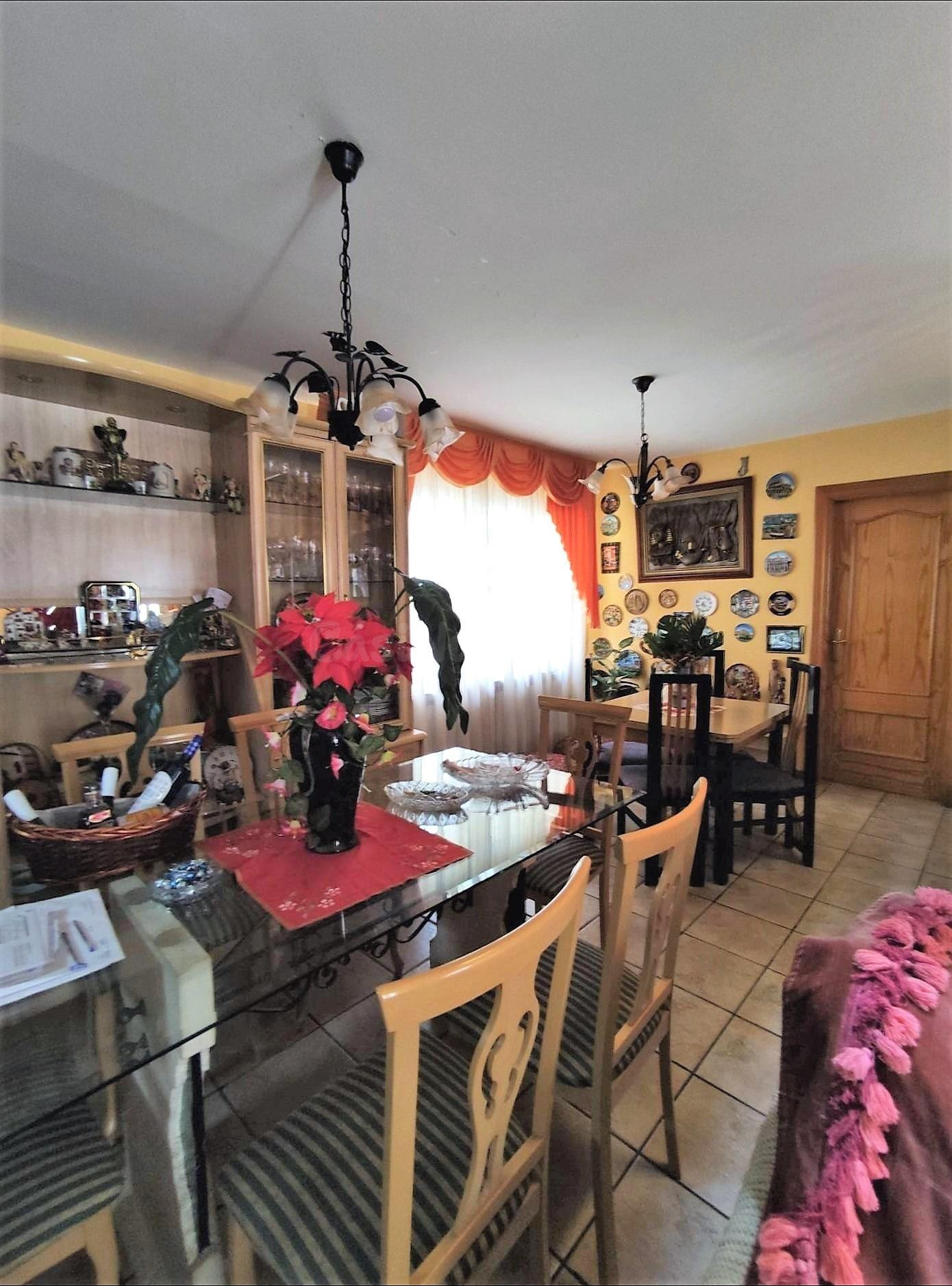 Casa de lujo en venta en Imarcoain garaje - foto 2