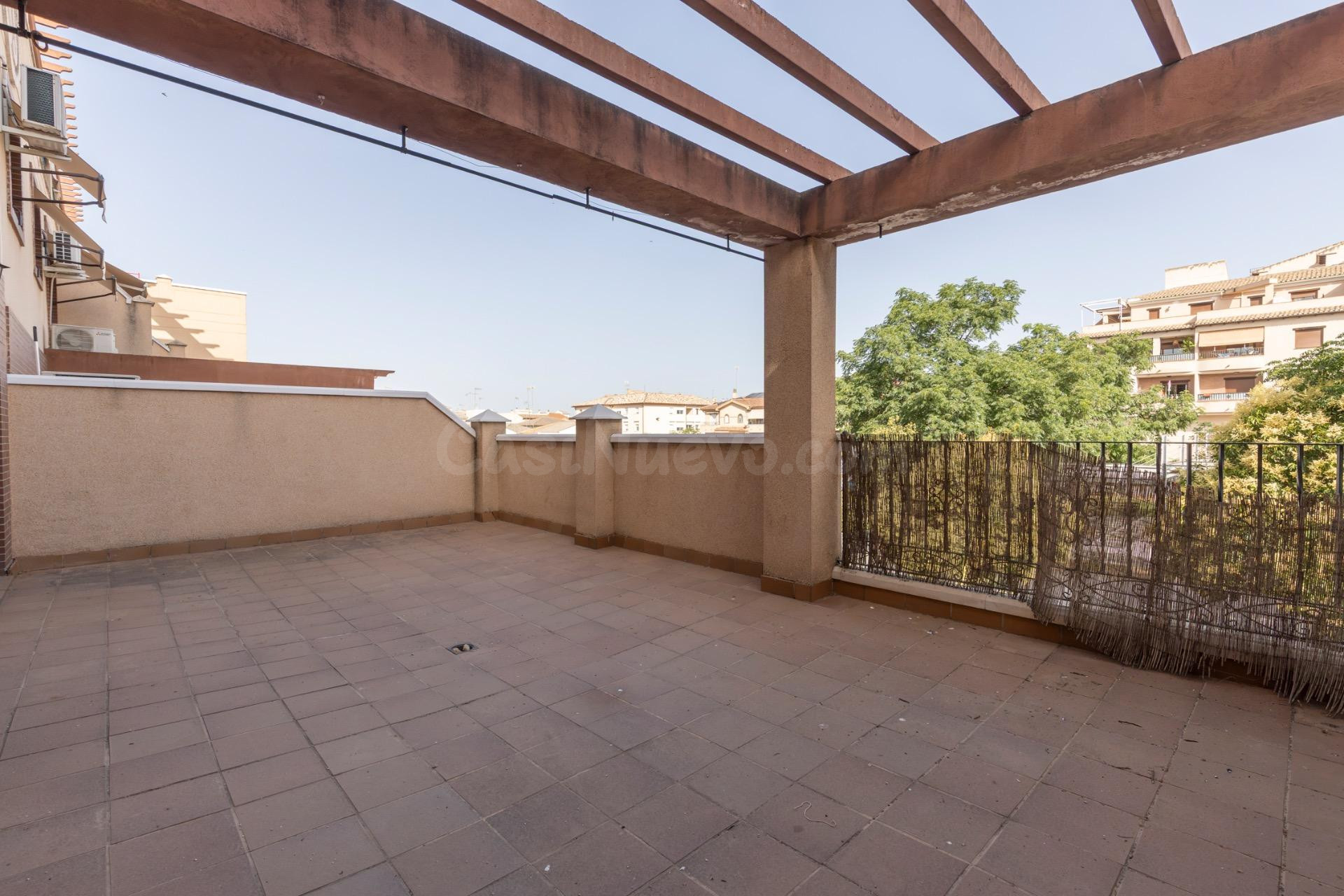 PISO CON TERRAZA EN ATARFE!