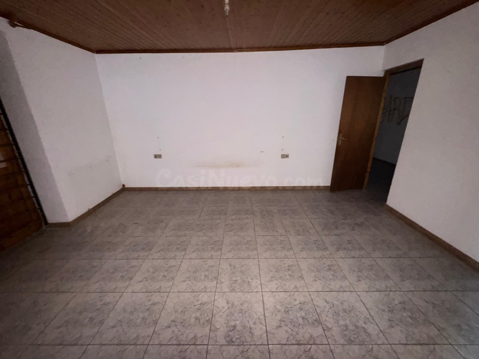 CASA A LA VENTA PARA REFORMAR EN PIERA - foto 5