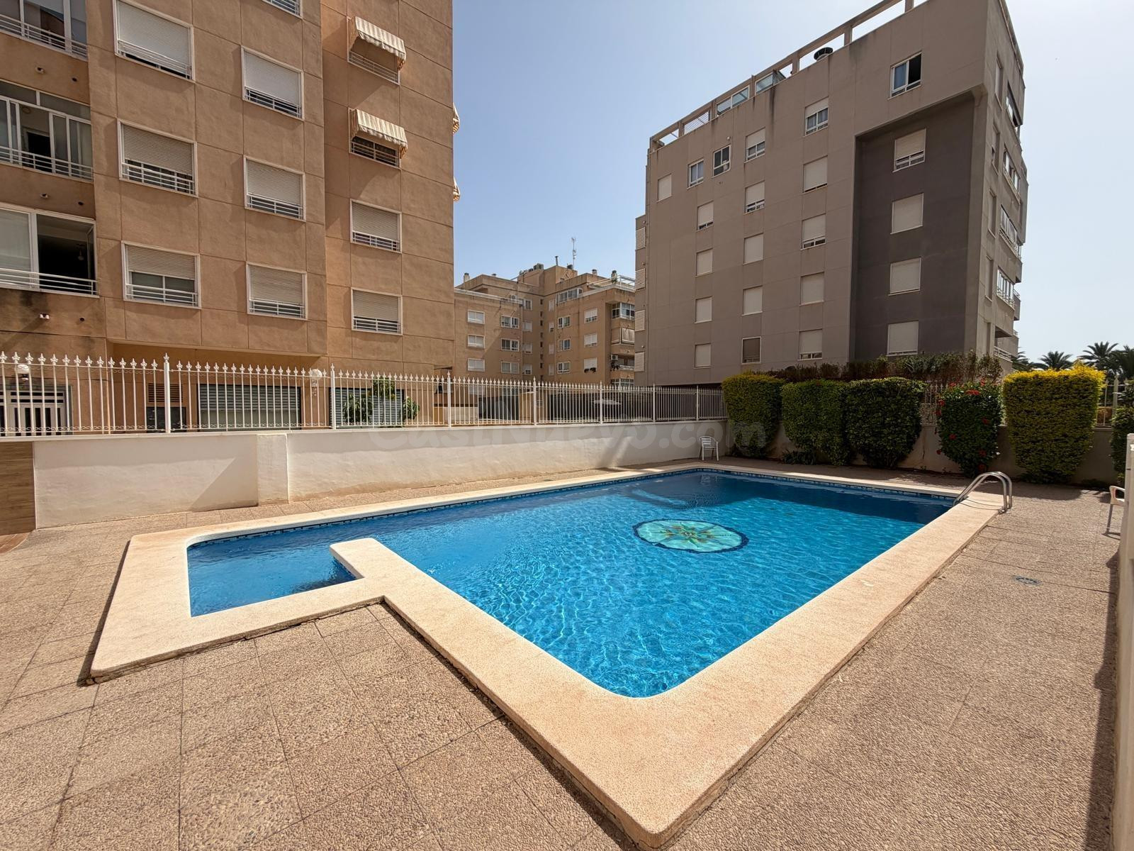 PISO ESQUINA SURESTE, GARAJE, TRASTERO, PISCINA, BALCÓN, EXCELENTE UBICACIÓN, ALTABIX NUEVO