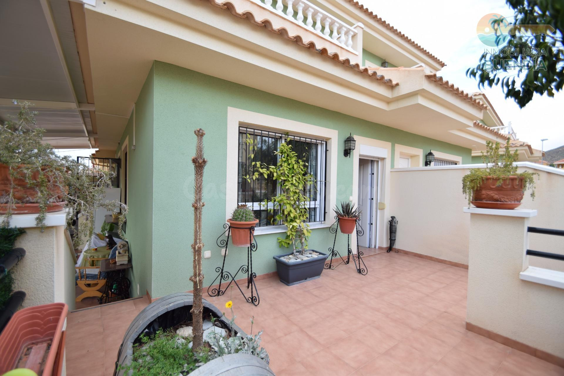 FANTASTICO DUPLEX EN ESQUINA EN EL CENTRO DE ISLA PLANA