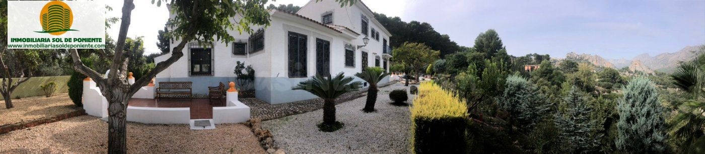 Masia Exclusiva en plena naturaleza , El Castell de Guadalest.