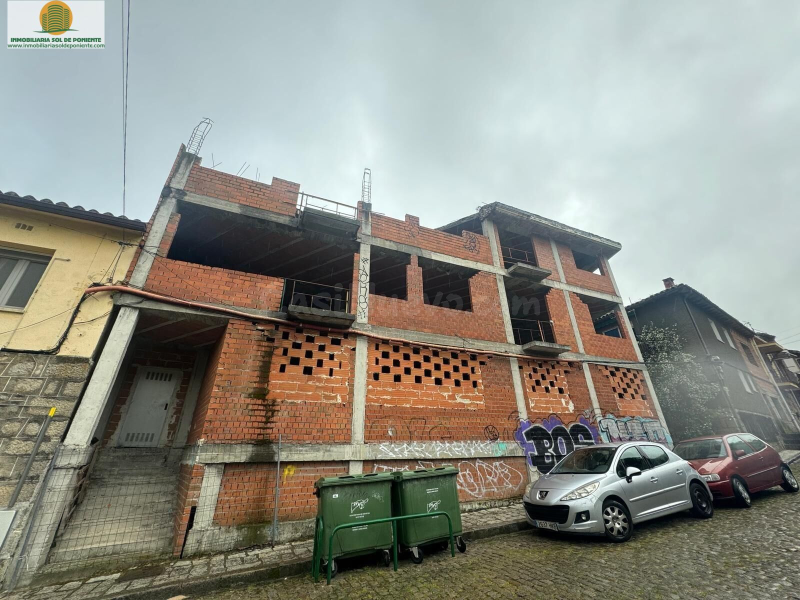 EDIFICIO EN VENTA CON PROYECTO Y LICENCIA EN PIEDRALAVES , AVILA. 15 VIVIENDAS, GARAJES Y LOCAL.