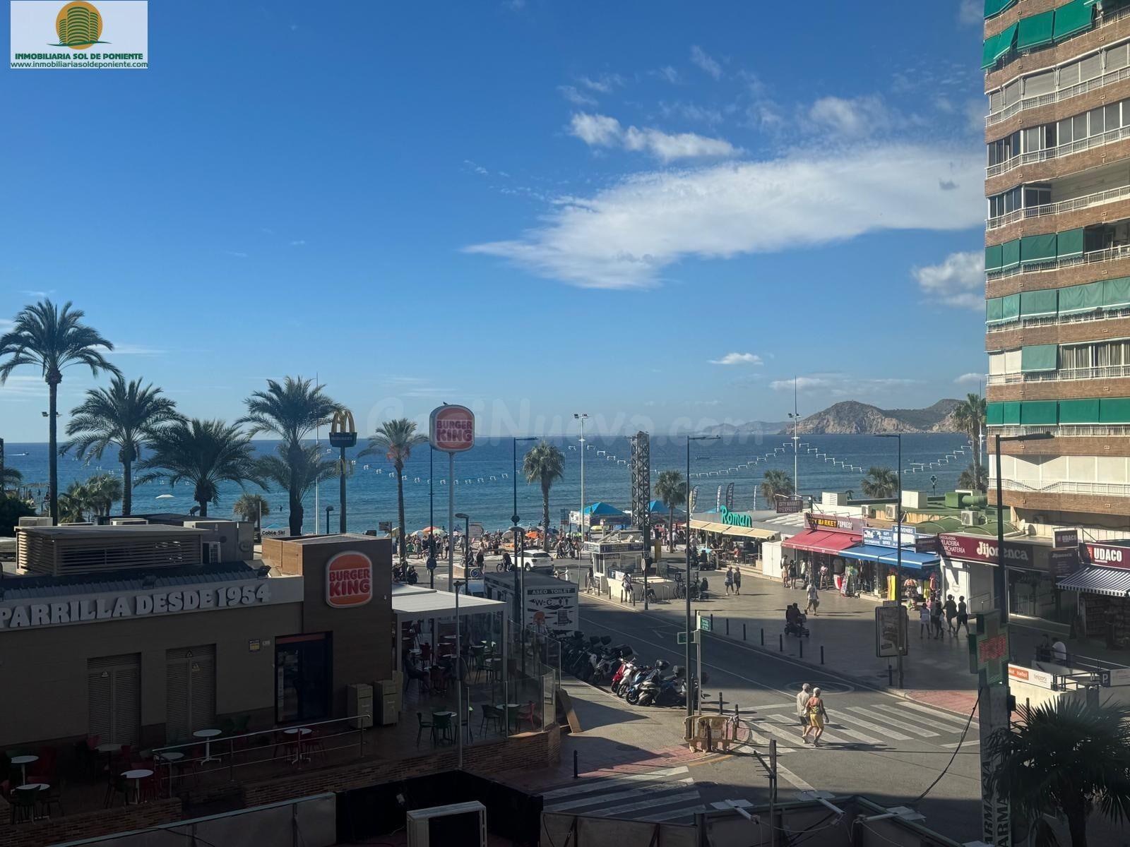 Oportunidad a tan solo 50 metros de la playa Levante y con vistas al mar, Benidorm.