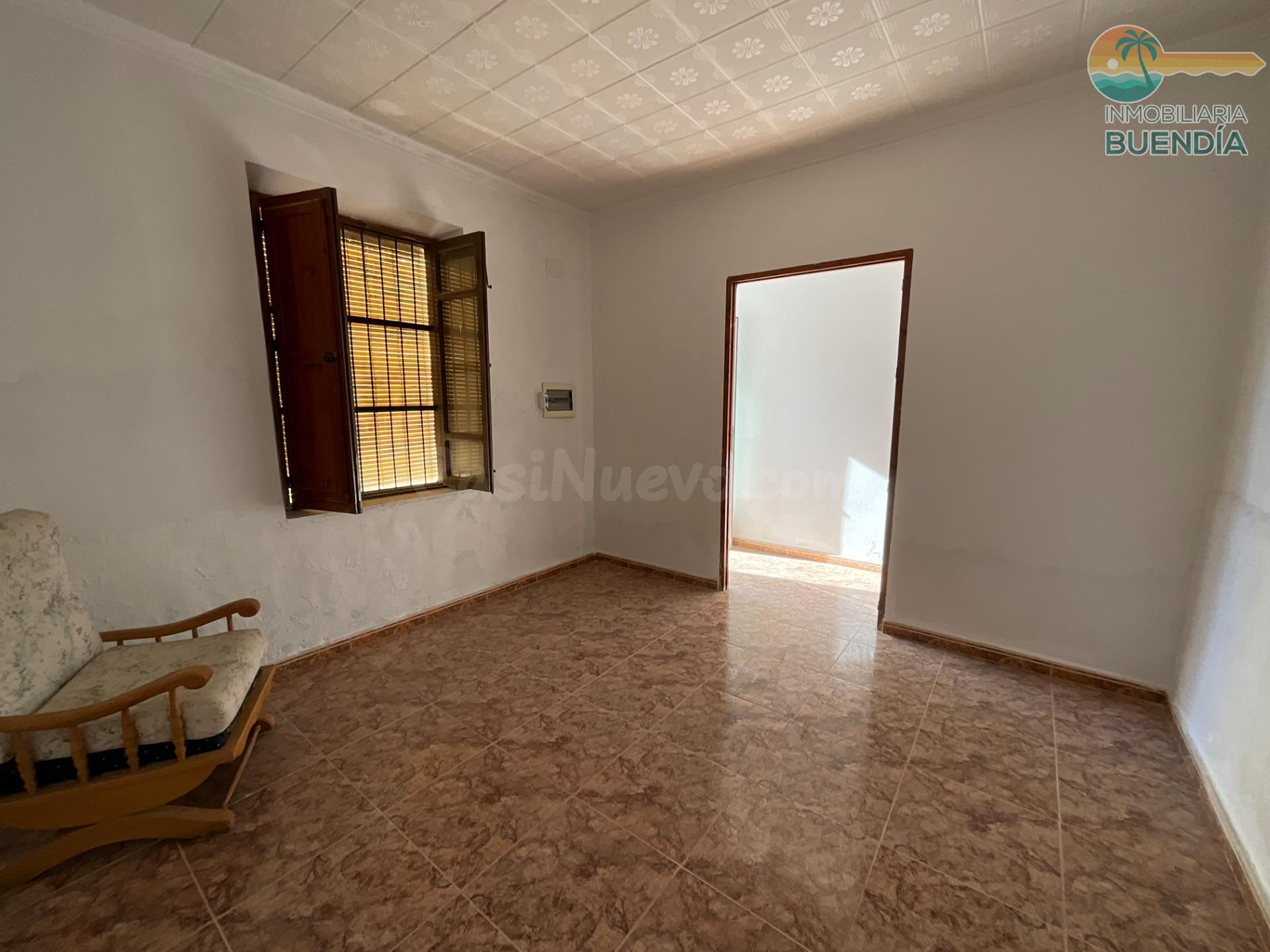 CASA  DE CAMPO  CON TERRENO, HUERTO Y ALMACEN  EN LA MAJADA  - foto 3