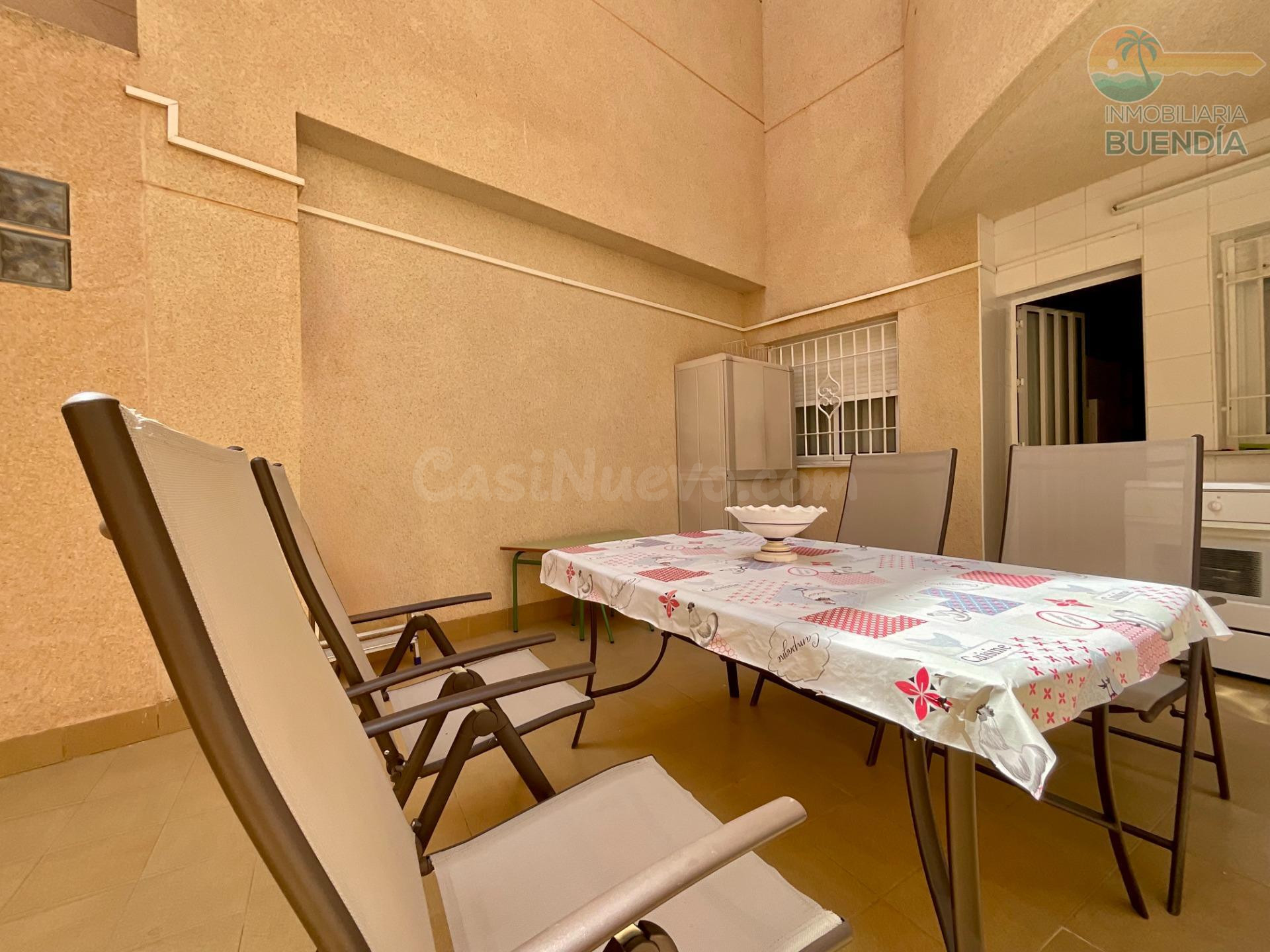 EXCLUSIVA  PLANTA BAJA CON ENCANTO A 300 M DEL MAR