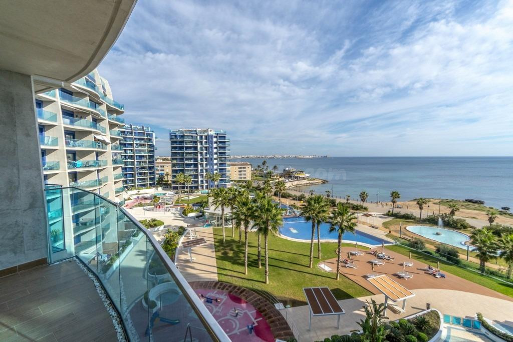 Apartamento de lujo en primera línea de mar en Sea Senses – Punta Prima