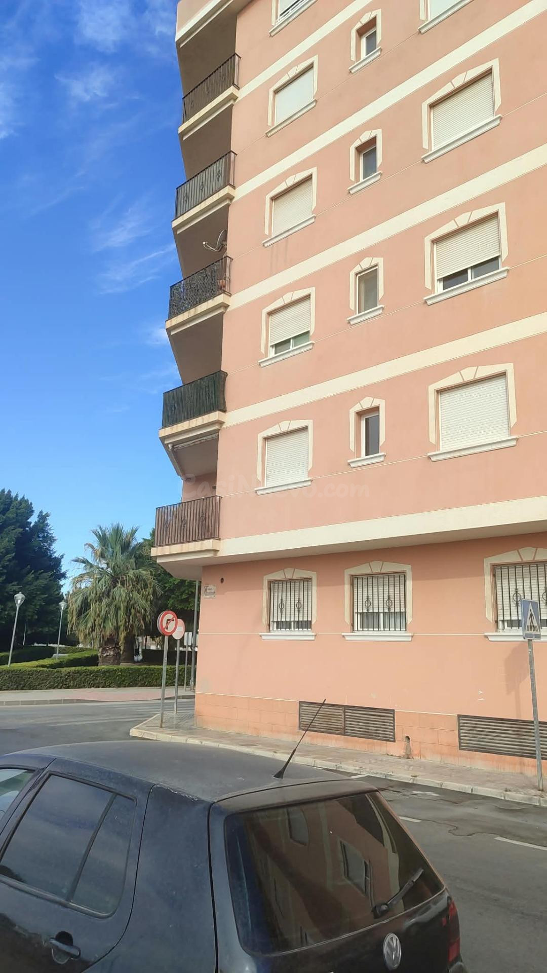 ¡Tu nuevo hogar en Almoradí te está esperando! ✨ Piso amplio, completo y listo para entrar a vivir.