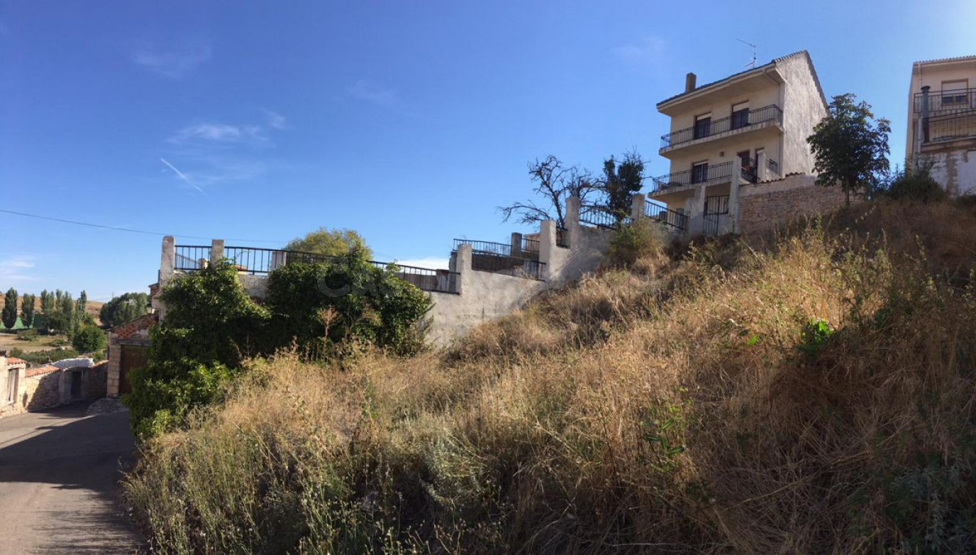 Casa 4 habitaciones en venta - Espinosa De Cerrato - foto 2