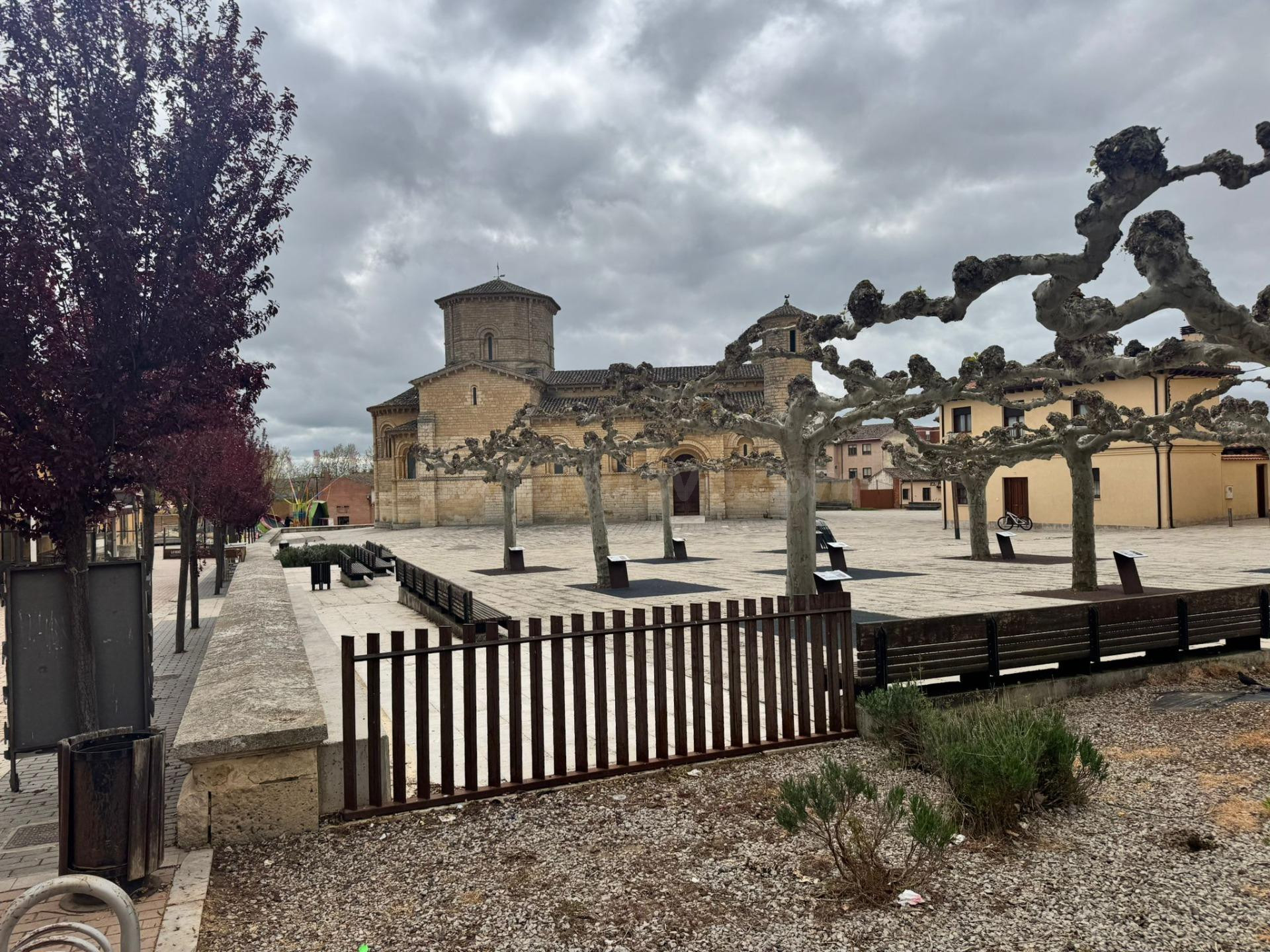 MONCASA VENDE CASA EN FROMISTA - foto 2
