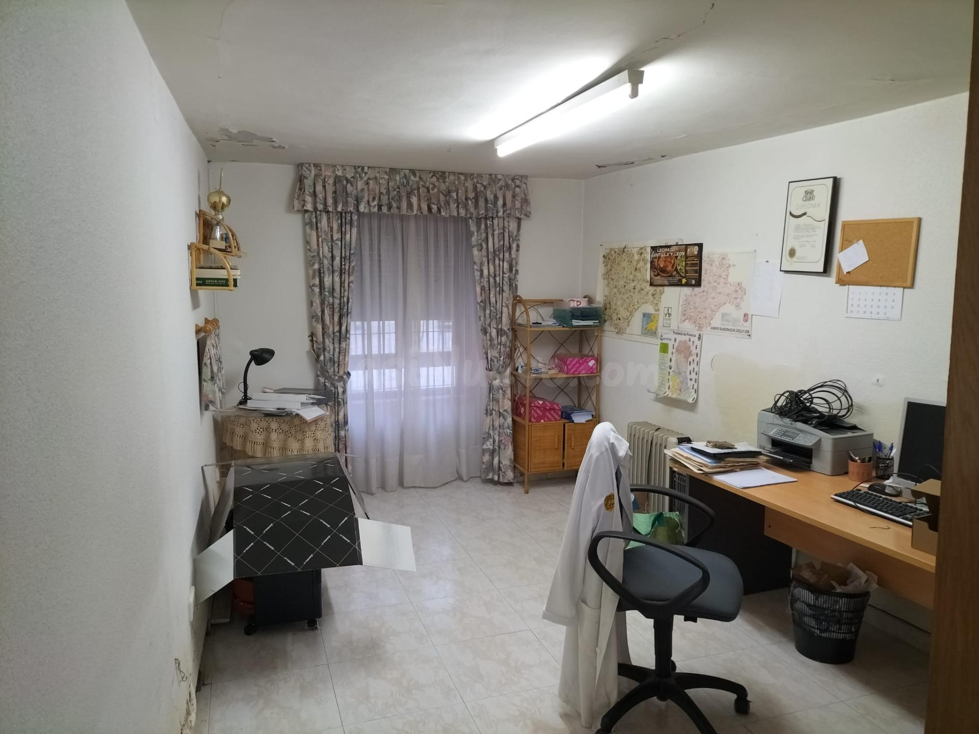 MONCASA VENDE VIVIENDA EN AMUSCO. CASA EN EL CENTRO DEL MUNI - foto 5