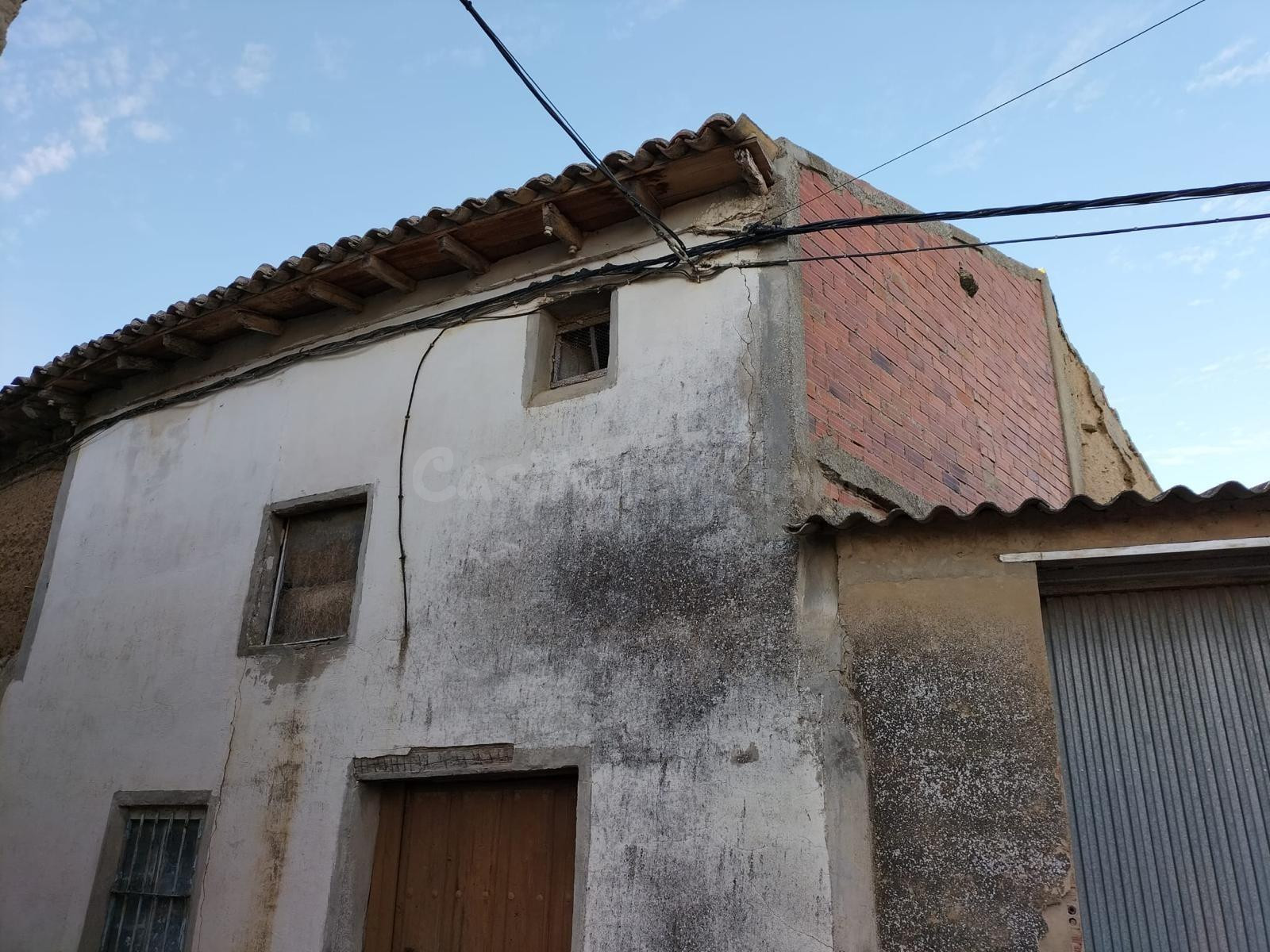 MONCASA VENDE 2 VIVIENDAS PARA DERRIBO EN AMUSCO CENTRO DEL 