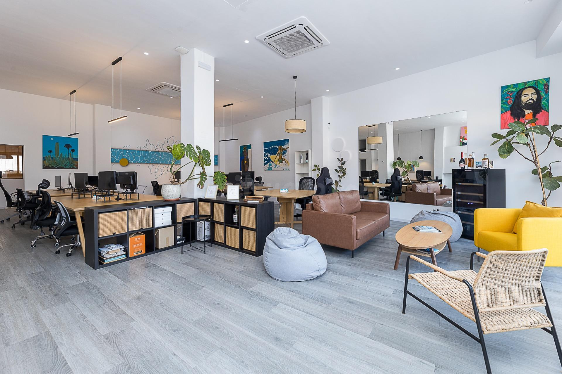 LOCAL COMERCIAL + NEGOCIO EN MARCHA