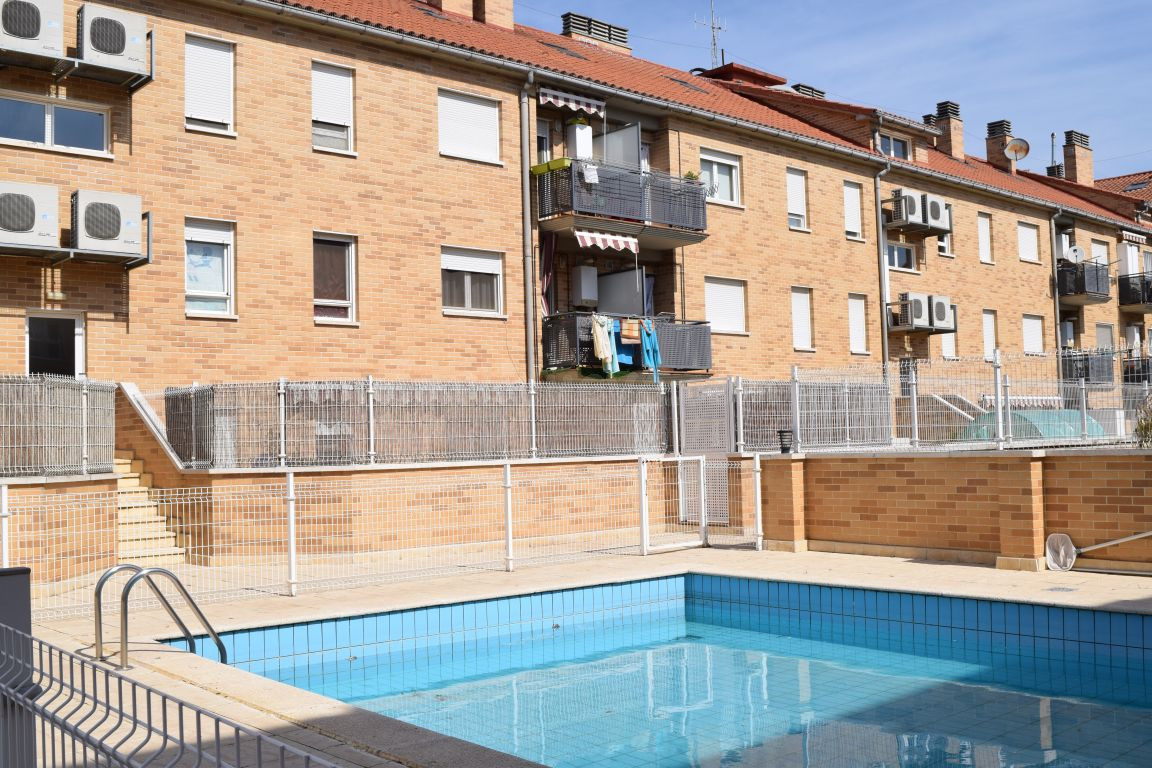 En Utebo. Amueblado, con Garaje, Piscina y un precio asequib