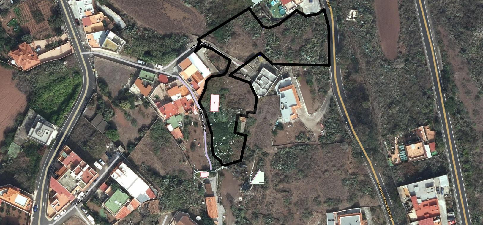 Terreno urbano consolidado de uso residencial de 3.096m2 en Firgas