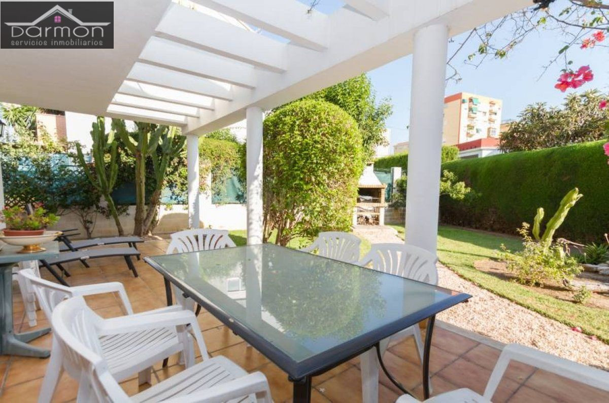 Espectacular Chalet en el Grao de Gandia - foto 4