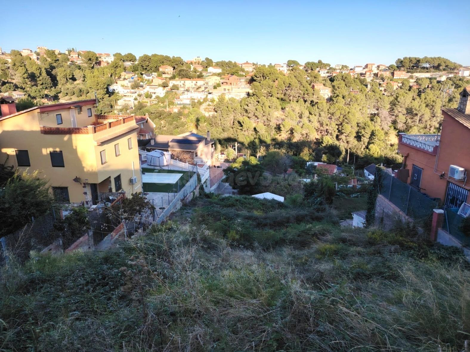 Terreno Urbanizable de Ensueño en la Exclusiva Urbanización  - foto 2