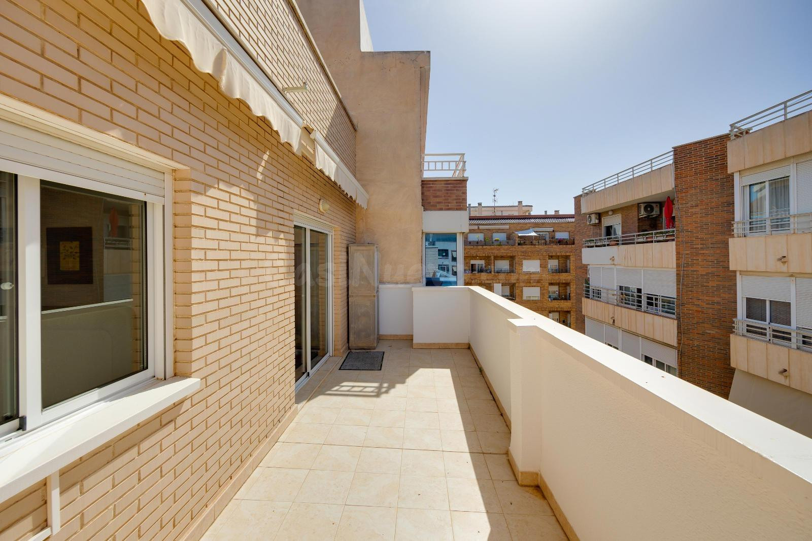 Exclusivo ático de 3 dormitorios en el centro de Torrevieja