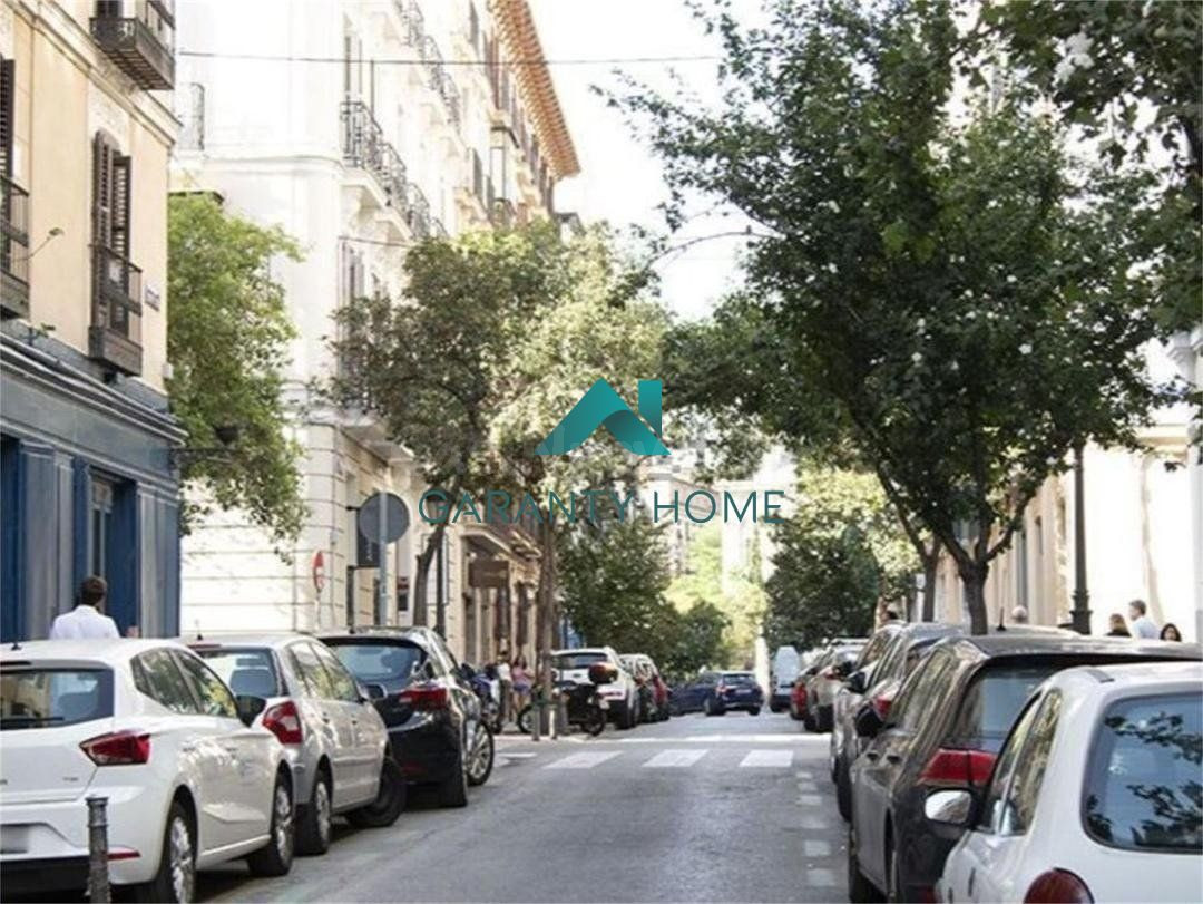 Fantástico local con licencia de comercio en pleno centro de Madrid