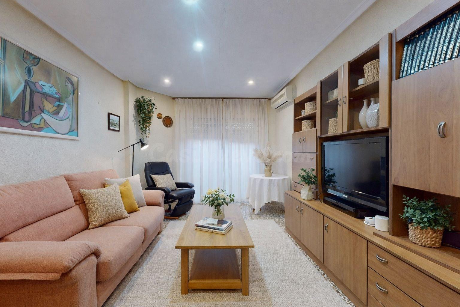 PISO EN VENTA EN CAMINO DE LOS MAGROS, 4 DORMITORIOS, GRAN S