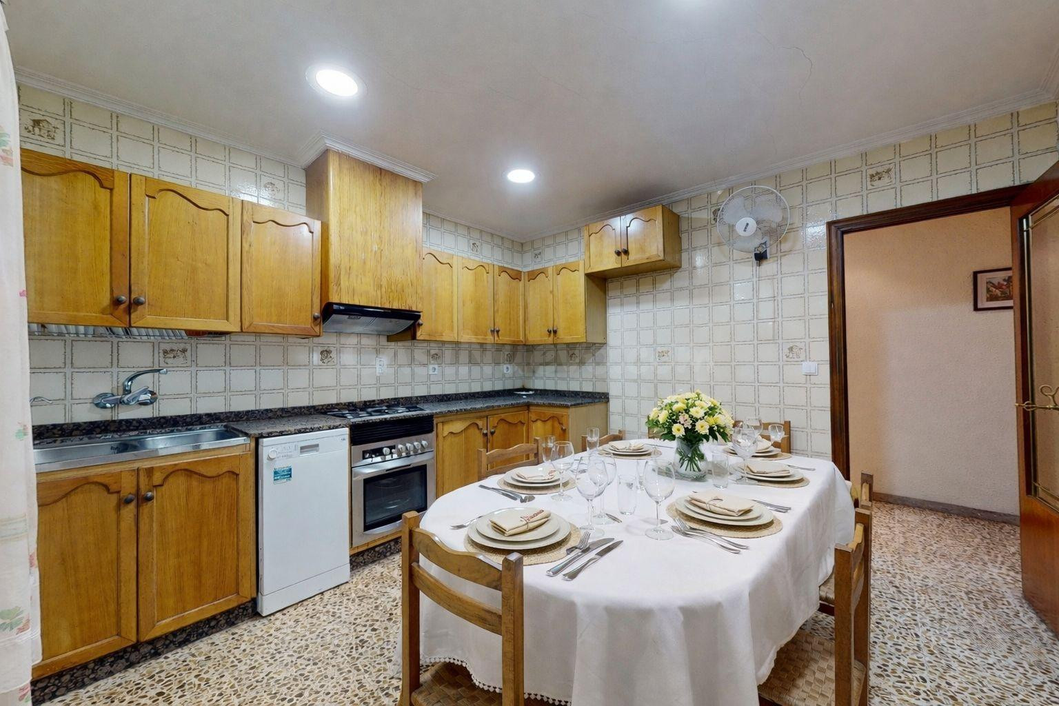 PISO EN VENTA EN CAMINO DE LOS MAGROS, 4 DORMITORIOS, GRAN S - foto 3