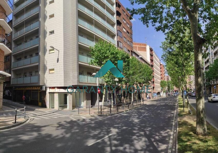 Local comercial  en venta en un tramo excelente de la Avenid