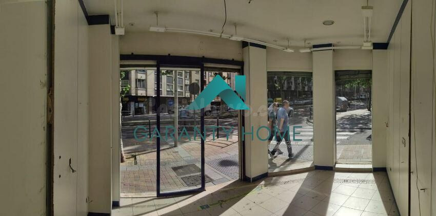 Local comercial  en venta en un tramo excelente de la Avenid - foto 2
