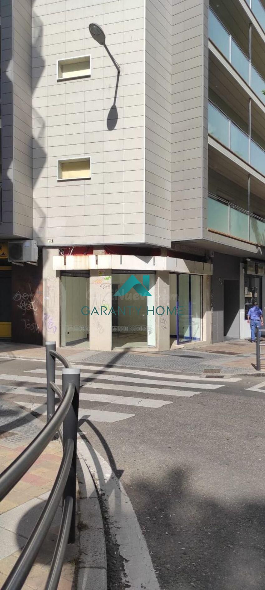 Local comercial  en venta en un tramo excelente de la Avenid - foto 3